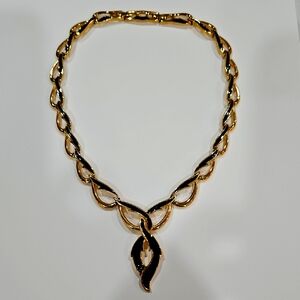 MONET Vintage Black Enamel‎ Gold Tone Interlock Chain Black Pendant